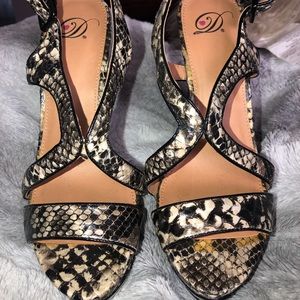 Snake skin heals